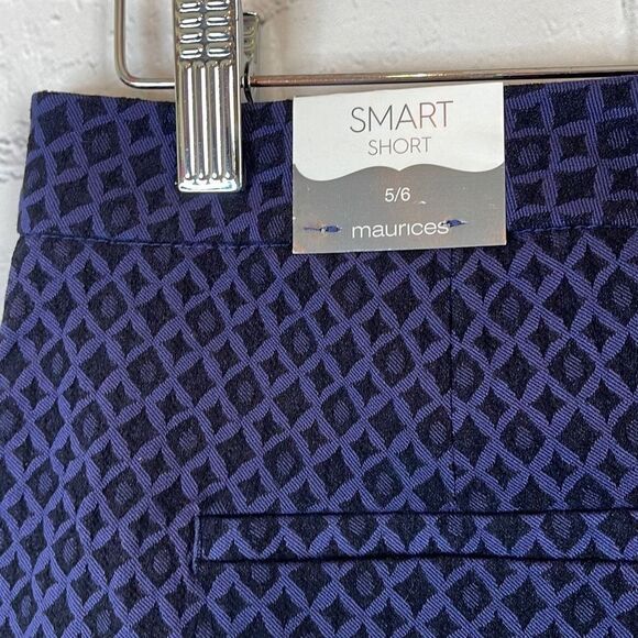 Maurices Navy Blue Patterned Geometric Print Rolled Cuff Shorts size 5/6 NEW - Picture 4 of 8
